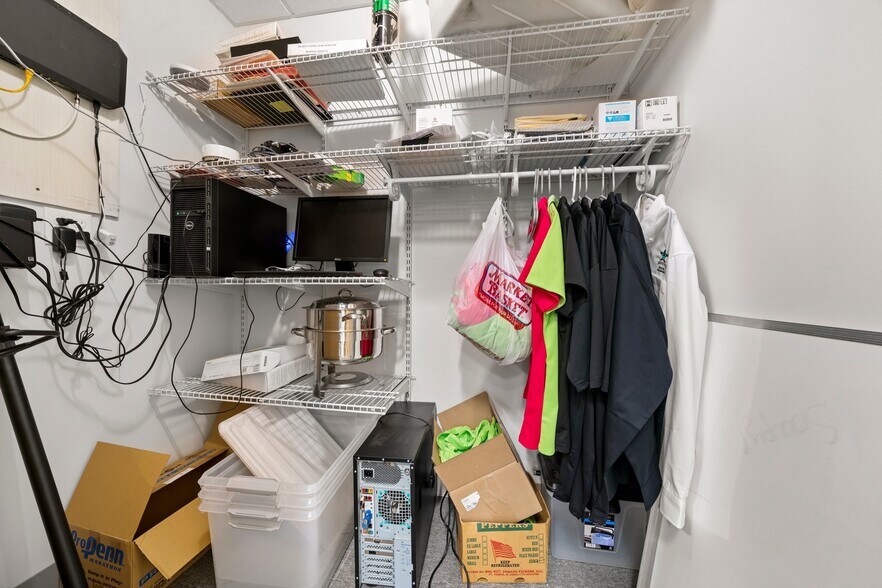 More Photos Of 288 S River Rd, Bedford Medical For Lease