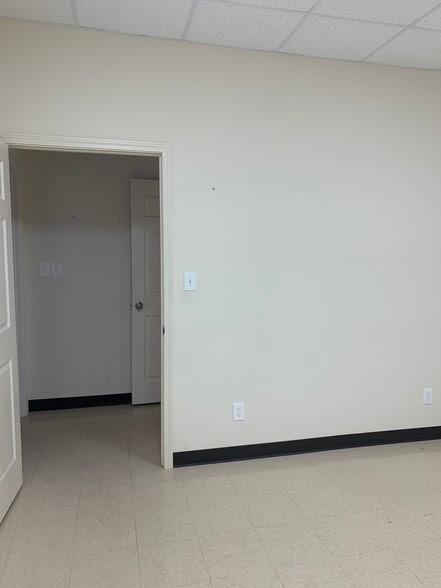 More Photos Of 3302 S New Hope Rd, Gastonia Office Residential For Lease