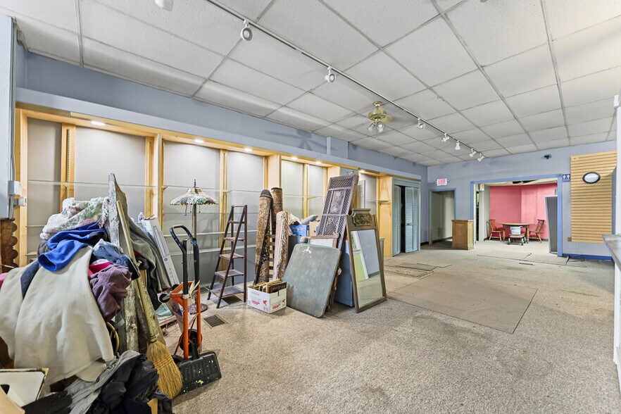 More Photos Of 361 E Main St, Alliance Storefront Retail Office For Sale