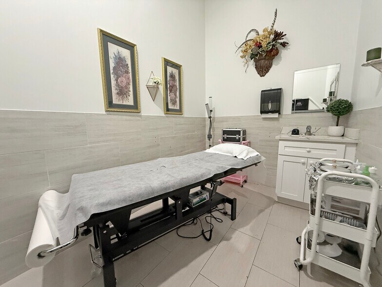 More Photos Of 13044 Grant Rd, Cypress General Retail For Sale