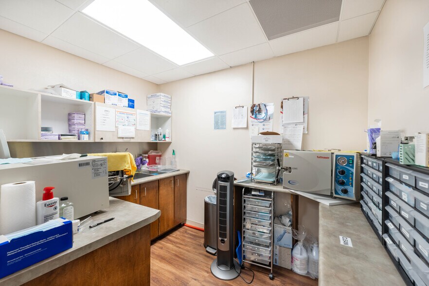 More Photos Of 5995-5997 Brockton Ave, Riverside Medical For Sale