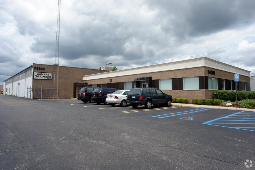More Photos Of 23999-24001 Telegraph Rd, Southfield Warehouse For Lease