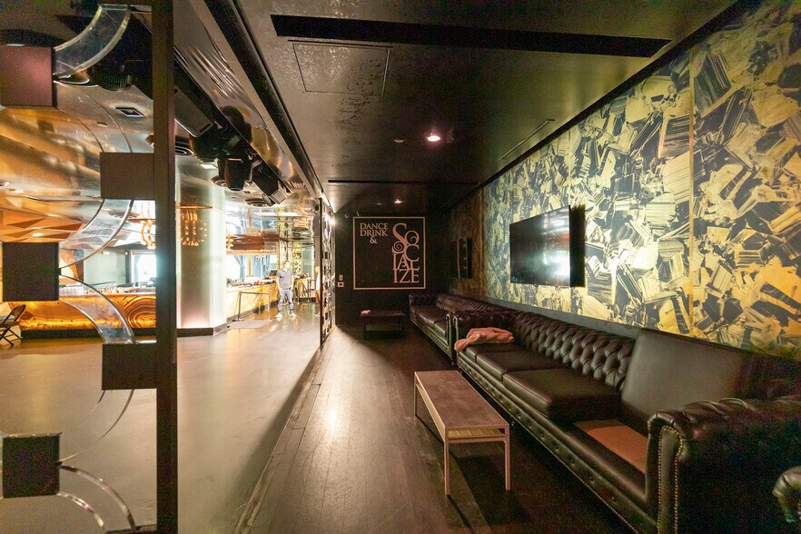 More Photos Of 1000 K St, Sacramento Restaurant For Lease