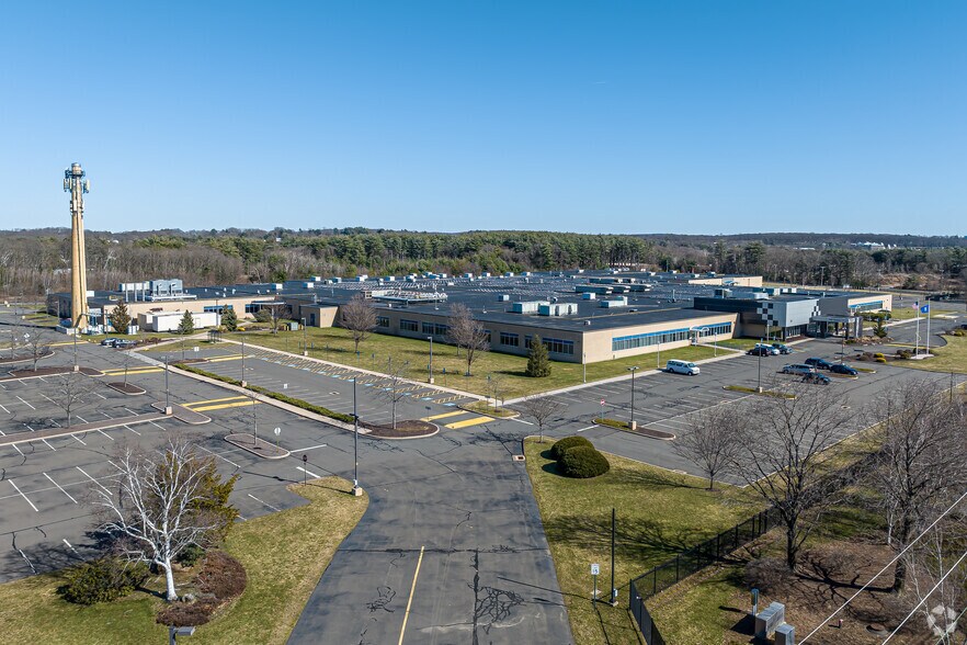 More Photos Of 383 Middle St, Bristol Warehouse For Lease