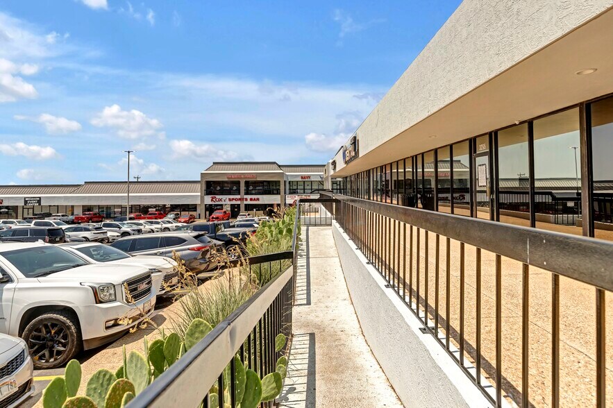 More Photos Of 3200-3299 Wurzbach Rd, San Antonio Unknown For Lease