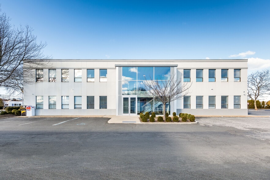 Primary Photo Of 425 County Road 39A, Southampton Medical For Lease