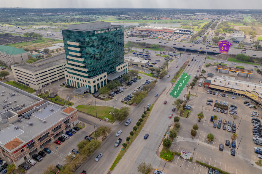 More Photos Of 9999 Bellaire Blvd, Houston Medical For Lease