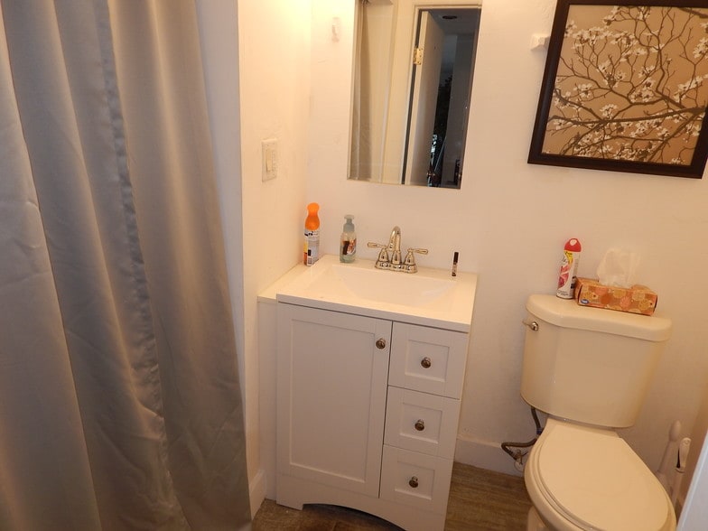 More Photos Of 2841 E Bell Rd, Phoenix Storefront Retail Office For Sale