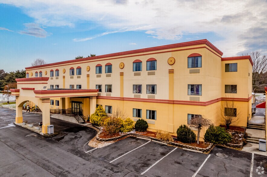 More Photos Of 1252 Harrisburg Pike, Carlisle Hotel For Sale