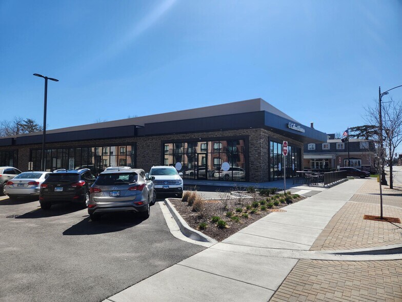 More Photos Of 109 S Main St, Lombard General Retail For Lease
