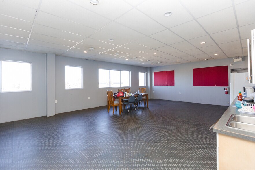 More Photos Of 4931 80 St, Red Deer Industrial For Sale