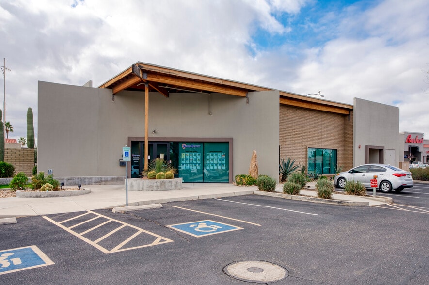 More Photos Of 13843-13847 W Meeker Blvd, Sun City West Medical For Lease