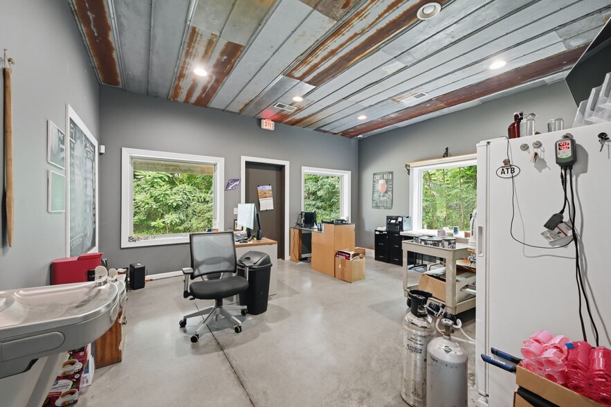 More Photos Of 2000 N Bridge St, Elkin Restaurant For Sale