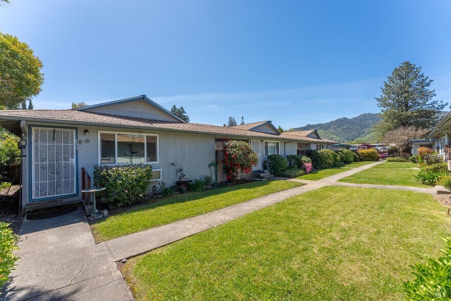 More Photos Of 649 Leslie St, Ukiah Apartments For Sale