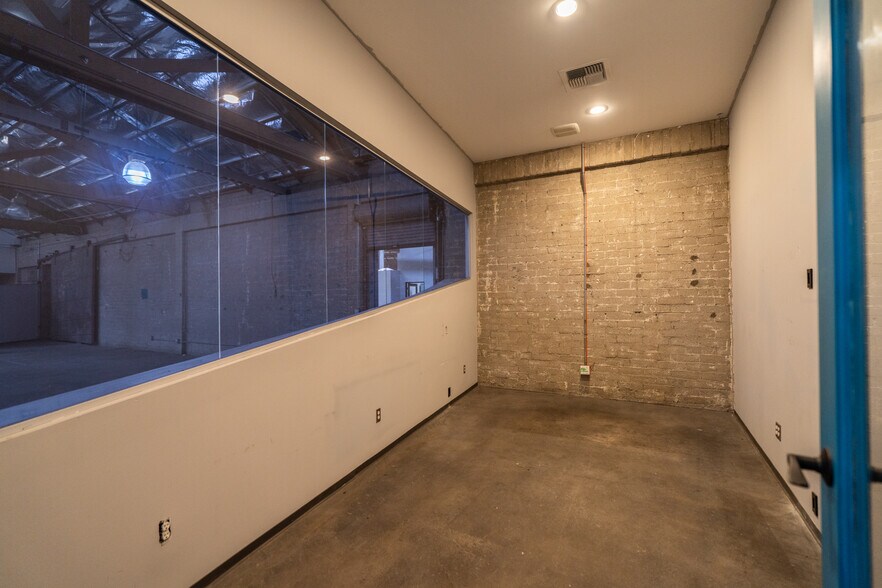 More Photos Of 33-43 E Orange Grove Ave, Burbank Unknown For Lease