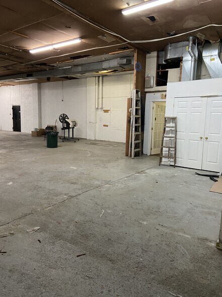 More Photos Of 465-469 Jericho Tpke, Mineola Freestanding For Sale