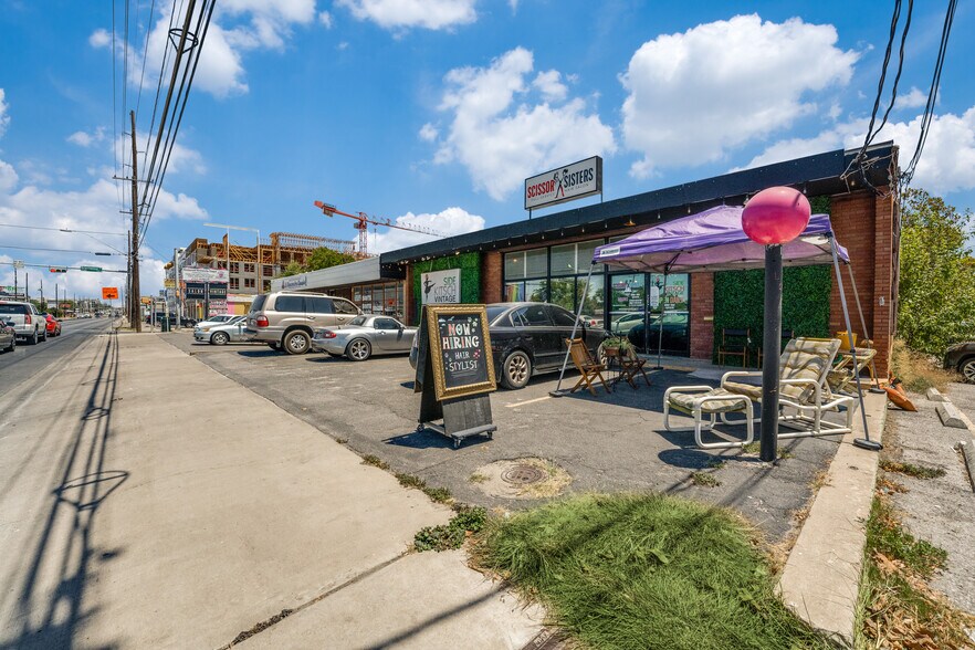 More Photos Of 6535-6539 N Lamar Blvd, Austin Storefront For Sale