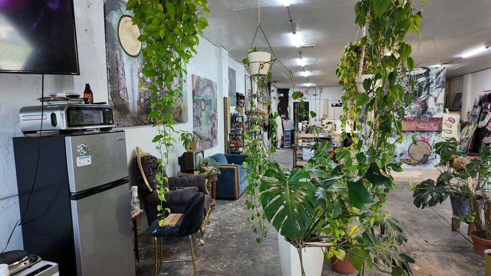 More Photos Of 2401 W Cervantes St, Pensacola General Retail For Sale