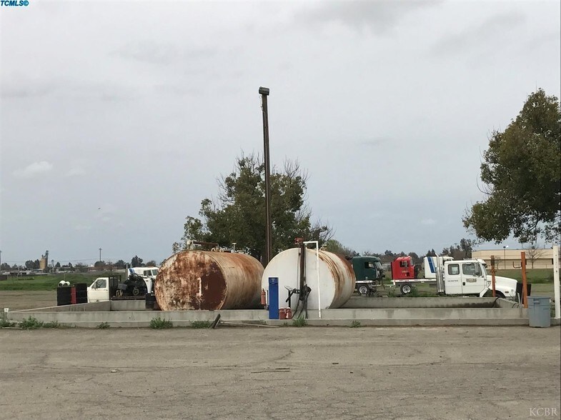 More Photos Of 11280 10 1/2 Ave, Hanford Service For Sale