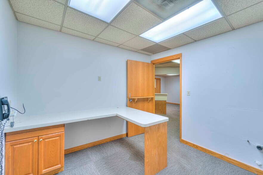 More Photos Of 900 E Michigan Ave, Jackson Office For Lease