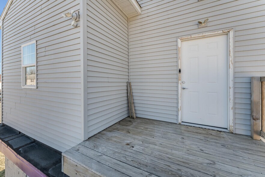 More Photos Of 615 3rd Ave, Alpha Freestanding For Sale