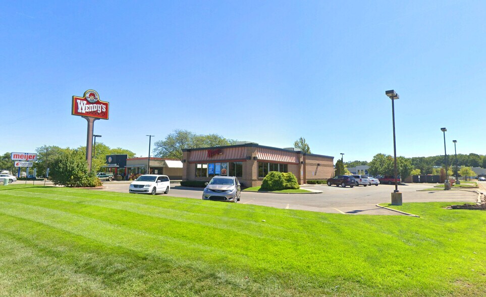 Primary Photo Of 5796 Gull Rd, Kalamazoo Fast Food For Lease