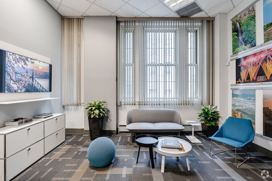 More Photos Of 1511 Walnut St, Philadelphia Office For Lease