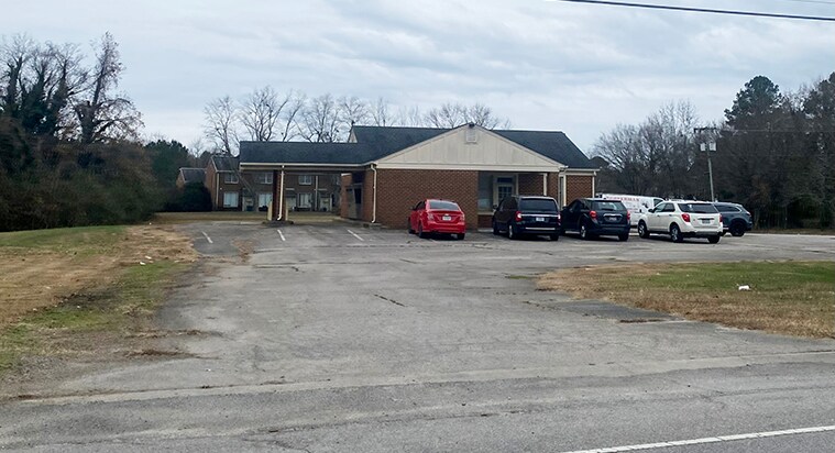 Primary Photo Of 600 E Atlantic St, Emporia Bank For Sale