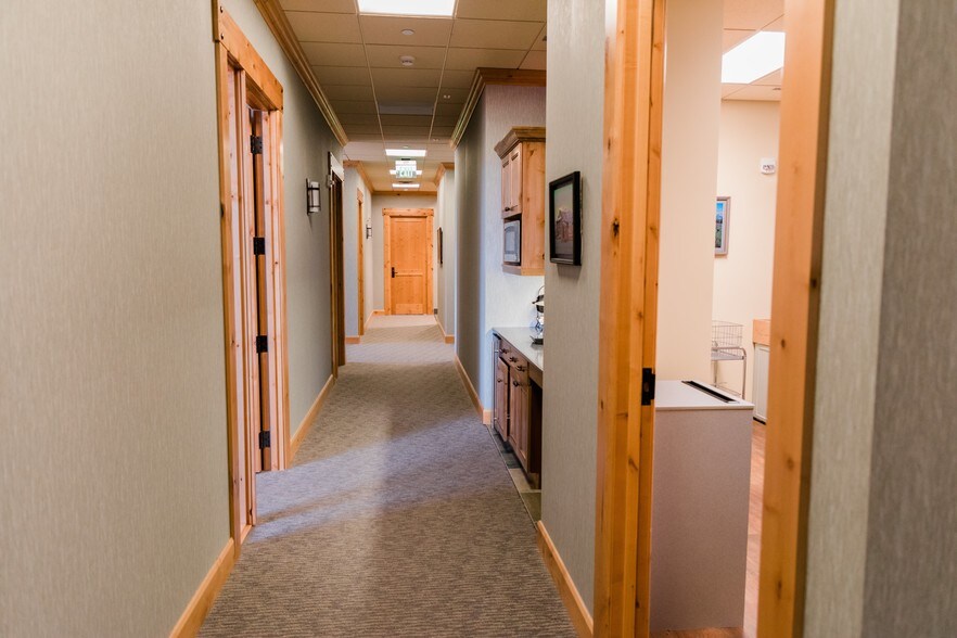 More Photos Of 5110 Edison Ave, Colorado Springs Office For Sale