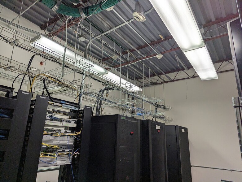 More Photos Of 2678 South Rd, Poughkeepsie Office For Lease