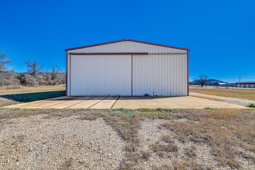 More Photos Of 2684 W US Highway 290, Fredericksburg Warehouse For Sale