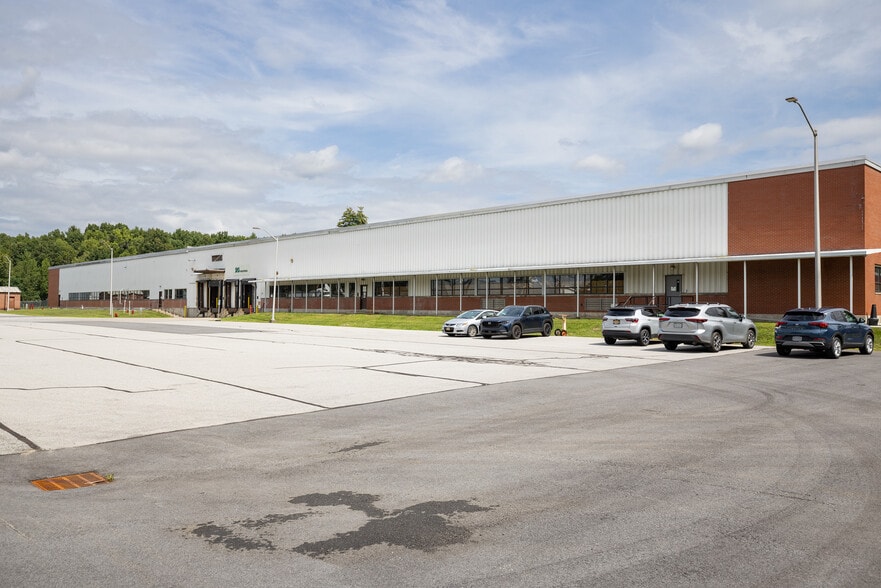 Primary Photo Of 49 Geyser Rd, Saratoga Springs Manufacturing For Lease