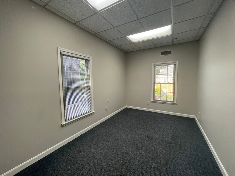 More Photos Of 1111 Cambridge Sq, Alpharetta Office Residential For Sale