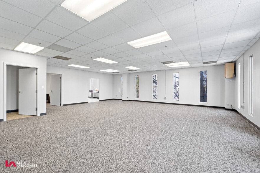 More Photos Of 3301 Buckeye Rd, Atlanta Office For Lease