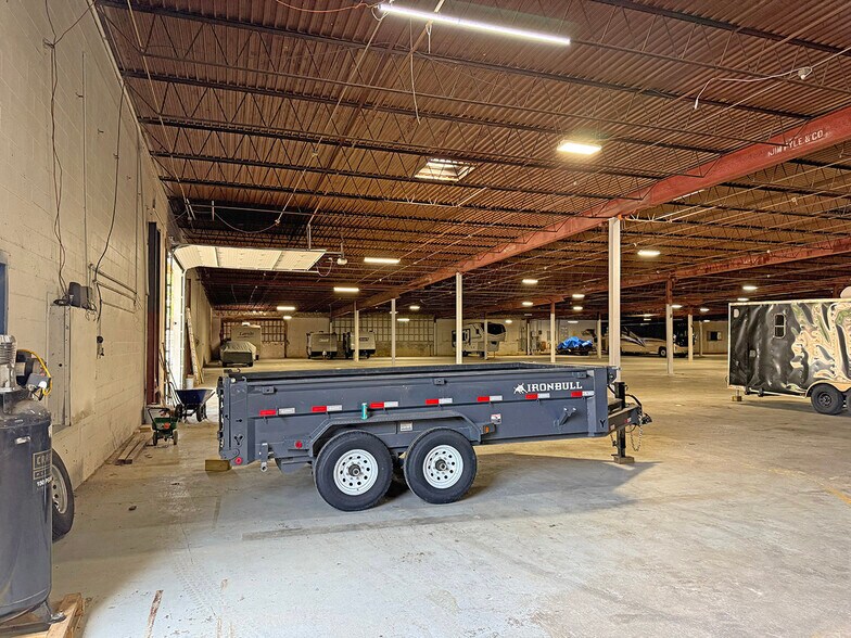 More Photos Of 60 Bells Ln, Junction City Warehouse For Sale