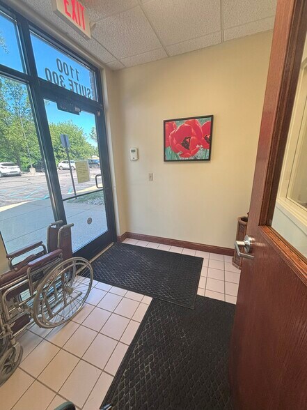 More Photos Of 1100 Torrey Rd, Fenton Medical For Lease