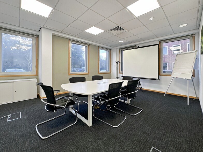 More Photos Of 450 Bath Rd, West Drayton Coworking Space