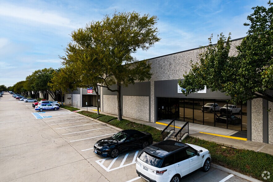 More Photos Of 1701 Summit Ave, Plano Industrial For Lease
