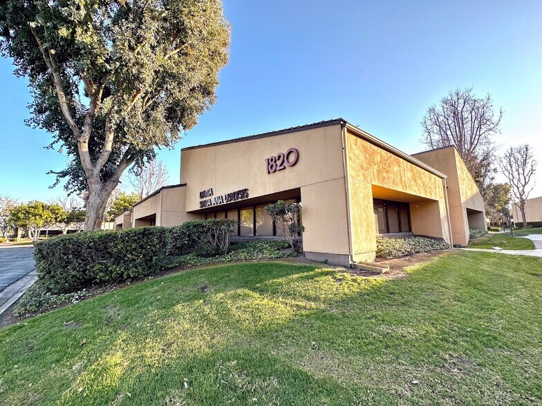 More Photos Of 1820 E Deere Ave, Santa Ana Office For Sale