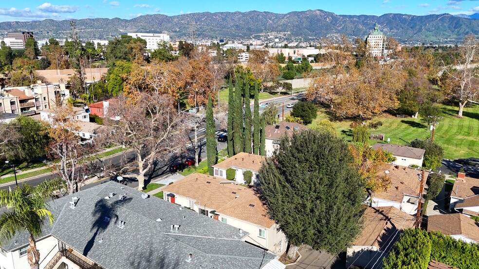 More Photos Of 2912 W Riverside Dr, Burbank Apartments For Sale