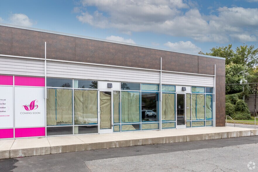 More Photos Of 9715 Fairfax Blvd, Fairfax Storefront Retail Office For Lease