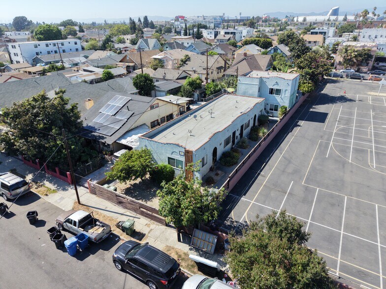 More Photos Of 517 W 42nd Plz, Los Angeles Apartments For Sale