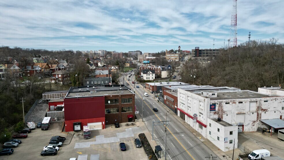 More Photos Of 2055 Reading Rd, Cincinnati Medical For Lease