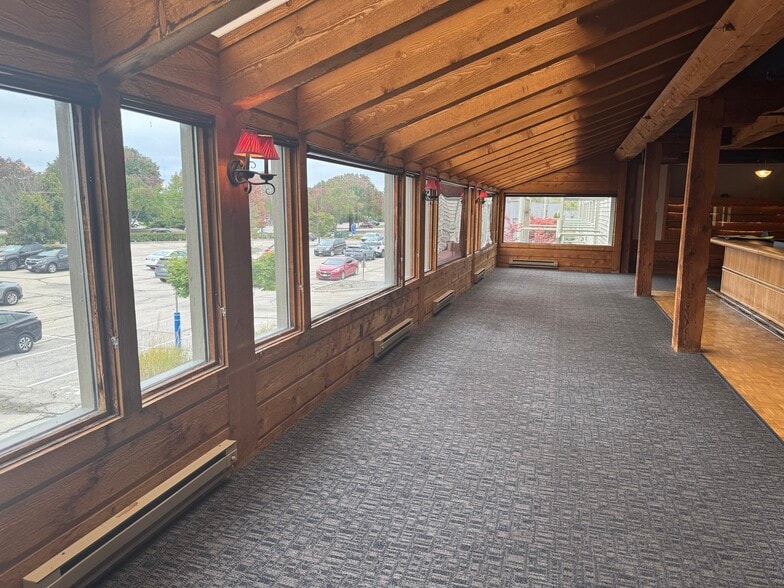 More Photos Of 712 Riverfront Dr, Sheboygan Office For Lease