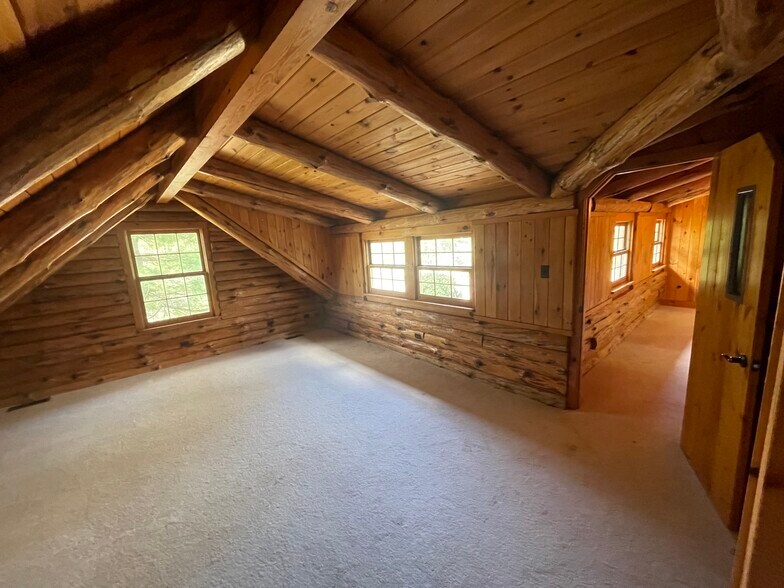 More Photos Of 1136 State Route 31, Lebanon General Retail For Sale