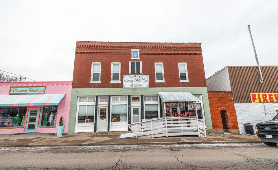 More Photos Of 305 S Alvarado Ave, Belle General Retail For Sale