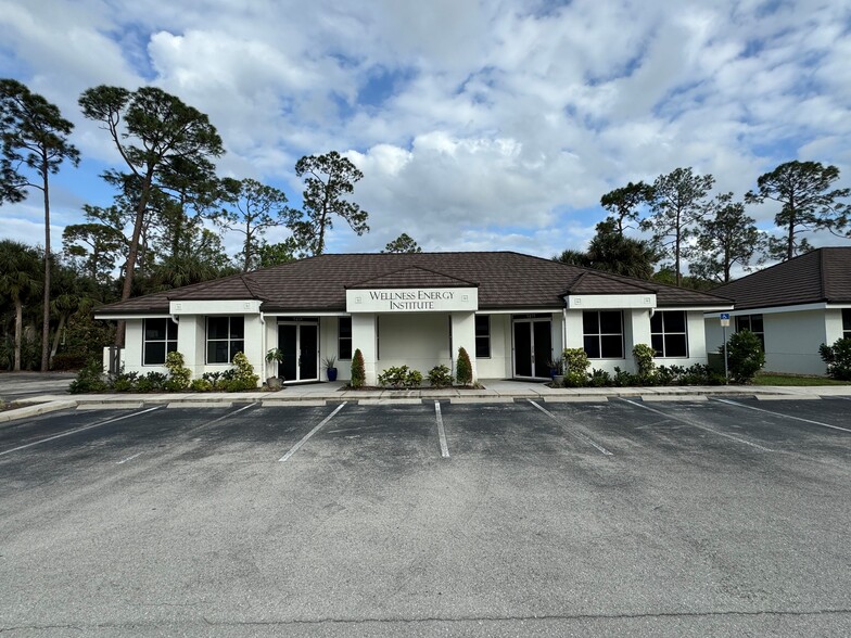 Primary Photo Of 5435 Park Central Ct, Naples Medical For Sale