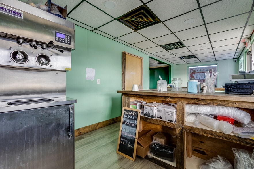 More Photos Of 702 Industrial Blvd, Latrobe Freestanding For Sale