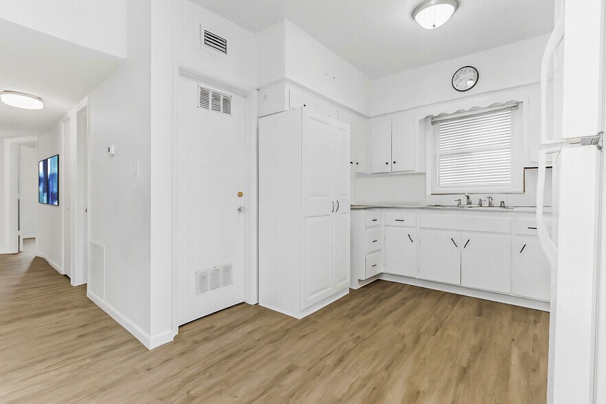 More Photos Of 1313 Croton Rd, Melbourne Office Residential For Lease