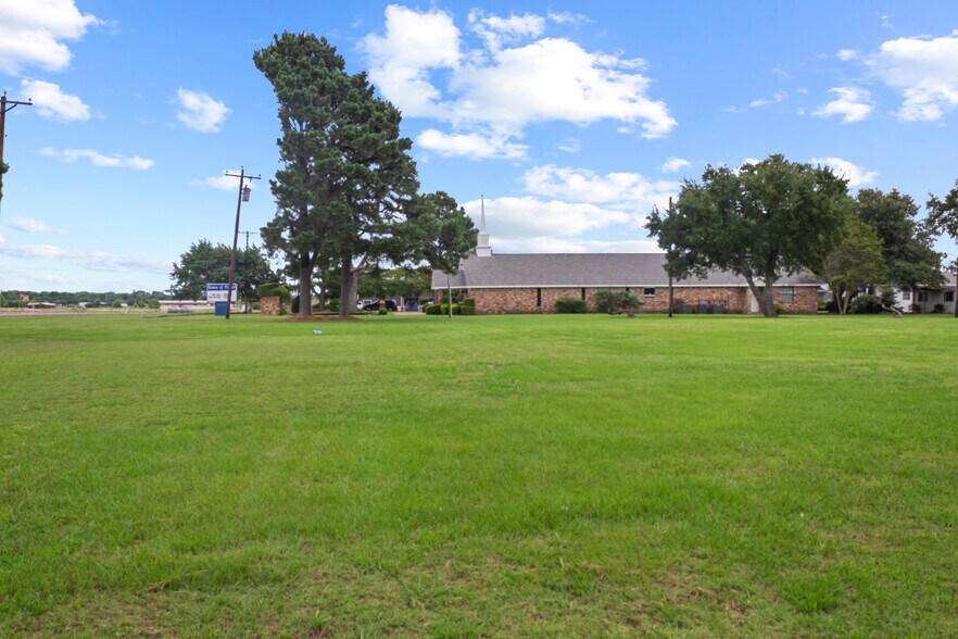 More Photos Of 21177 US Highway 80, Wills Point Religious Facility For Sale